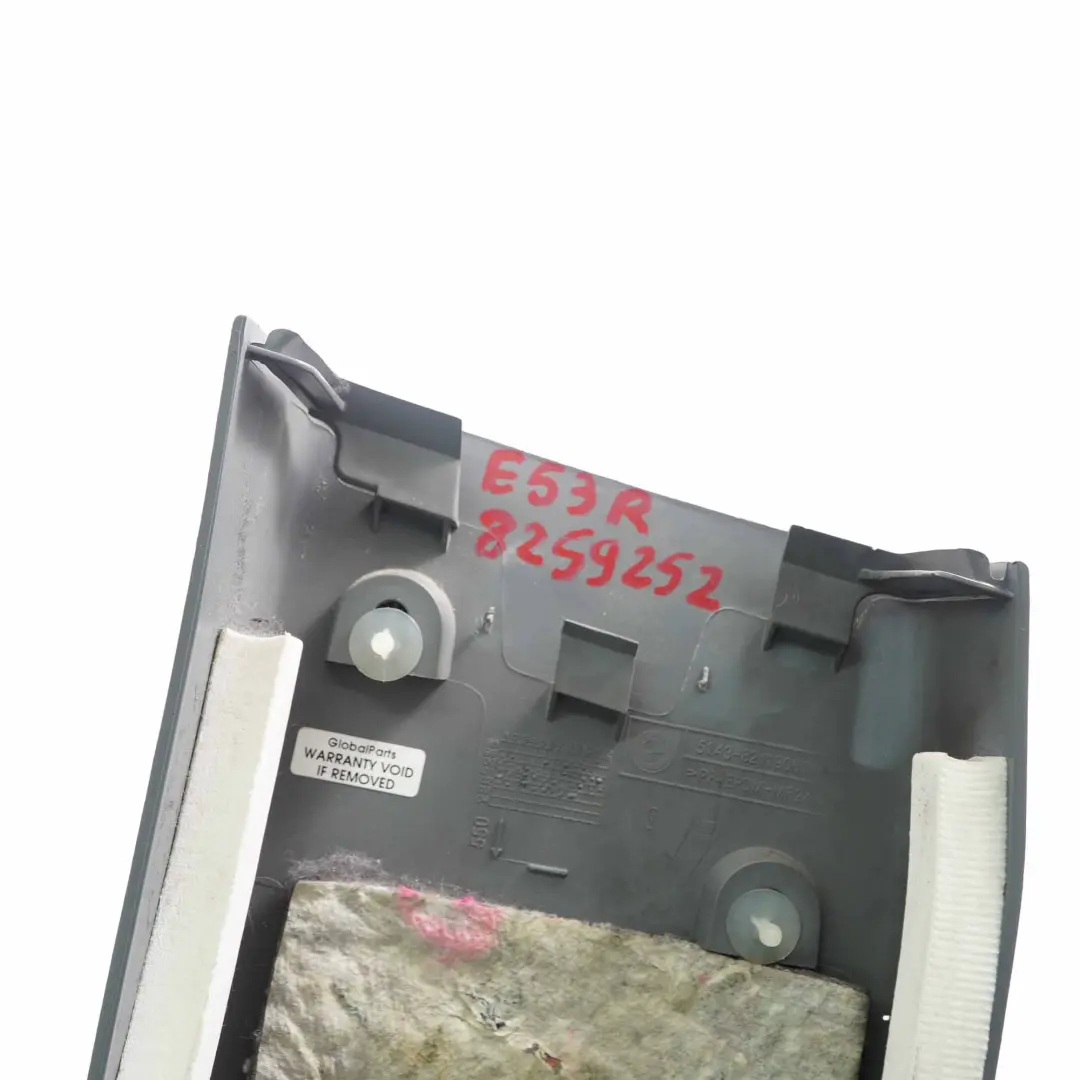 Cubierta Columna Centro Inferior Derecha Gris 8211906 para BMW X5 E53 con número de pieza 8259252 BMW X5 E53 Cubierta Columna Centro Inferior Derecha Gris 8211906 - SKU 8259252 - Número de pieza 8259252