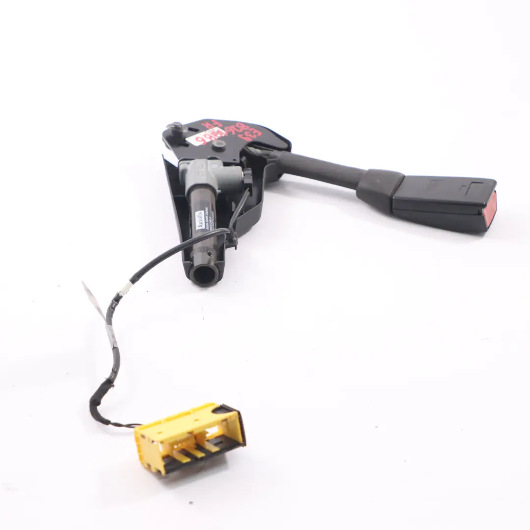 Belt Buckle BMW E38 E39 Tensioner Lower Belt Front Right O/S to Seat with Part number 8261086 Seat Belt Buckle BMW E38 E39 Tensioner Lower Belt Front Right O/S - SKU 8261086 - Part number 8261086