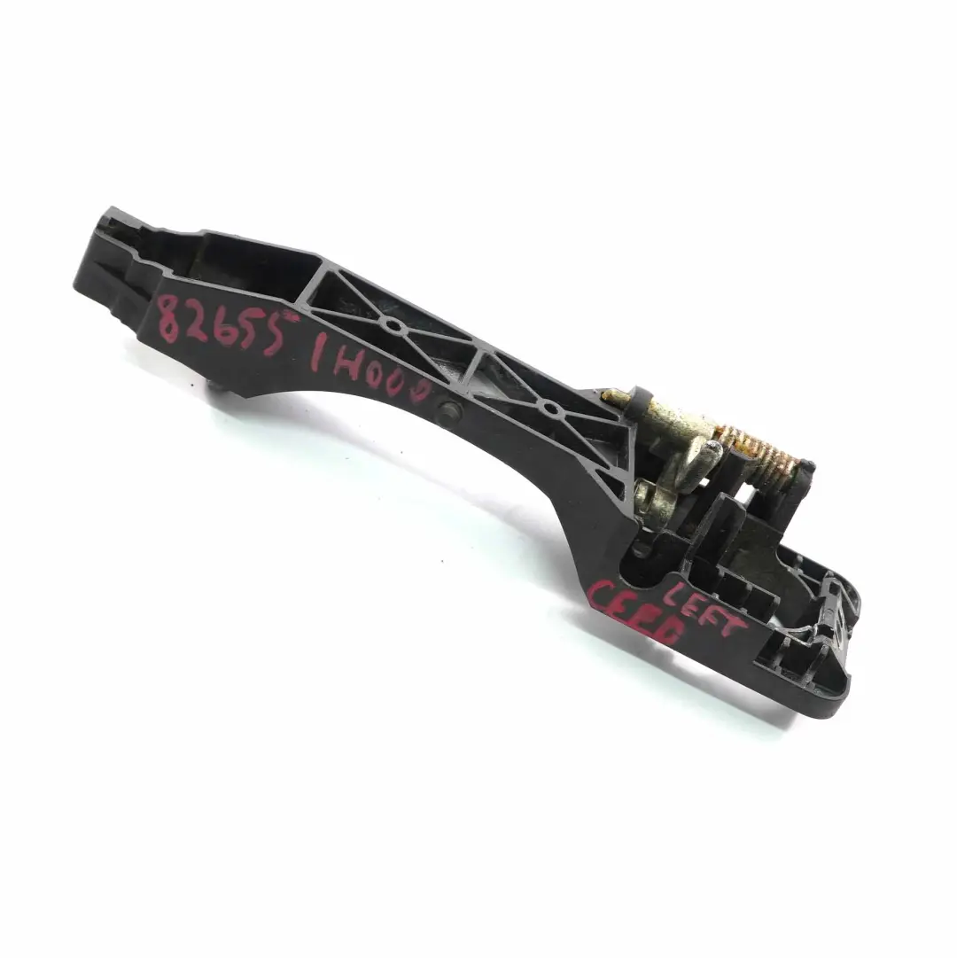 Kia Ceed 1 ED Porte avant arrière gauche Poignée gravier Support base - SKU 826551H000 - Numéro de pièce 826551H000