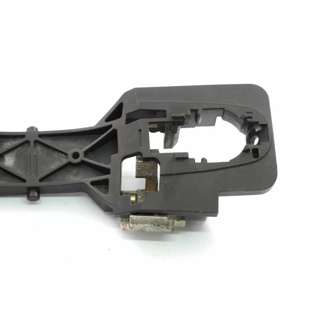 Kia Ceed 1 ED Porte avant arrière gauche Poignée gravier Support base - SKU 826551H000 - Numéro de pièce 826551H000