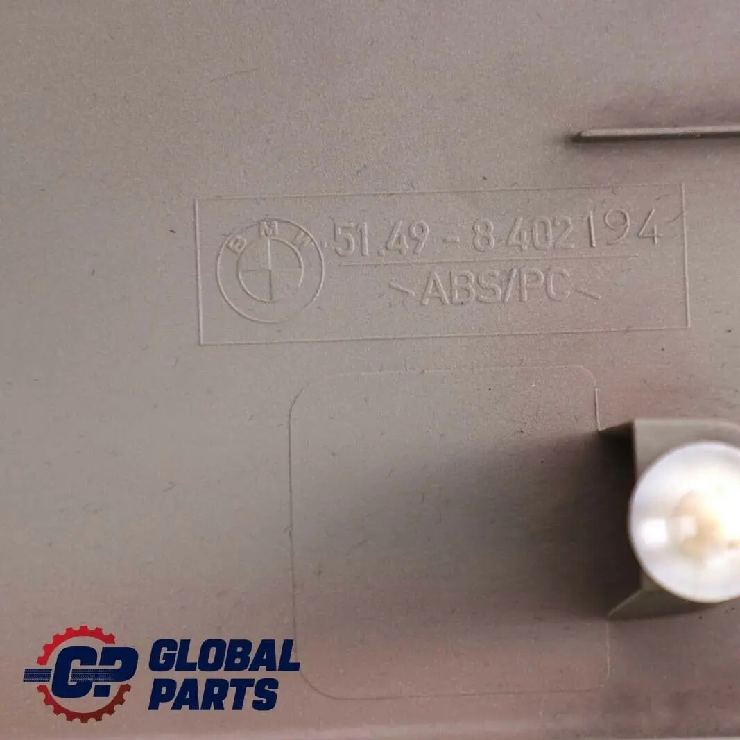 Reihe E53 Verkleidung Heckklappe Mitte PASTELLGRÜN 8402194 für BMW X5 mit Teilenummer 8266640 BMW X5 Reihe E53 Verkleidung Heckklappe Mitte PASTELLGRÜN 8402194 - SKU 8266640 - Teilenummer 8266640