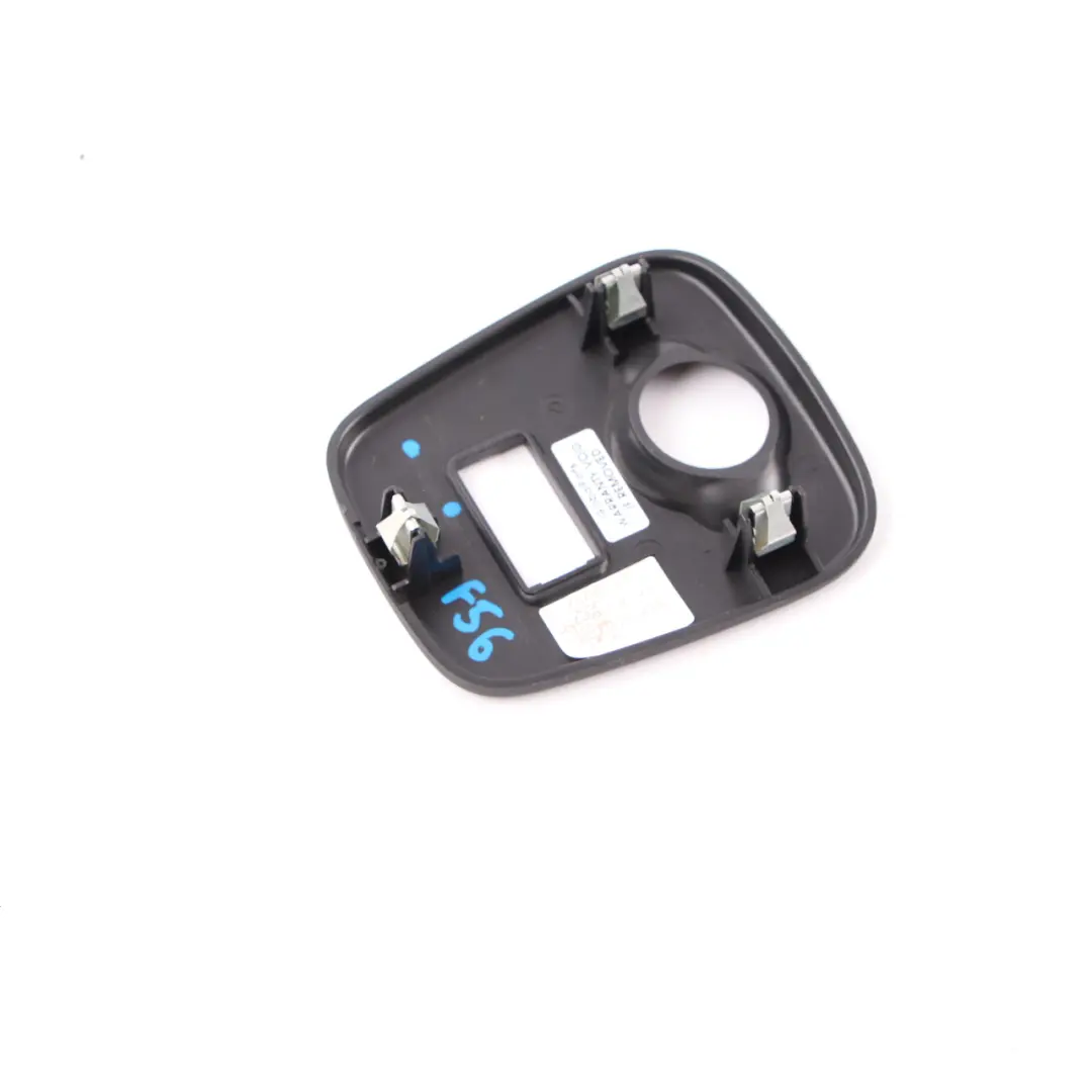  Couvercle de port USB Mini F56 Plug Socket AUX Cover Black Trim Panel - SKU 8270579 - Numéro de pièce 8270579
