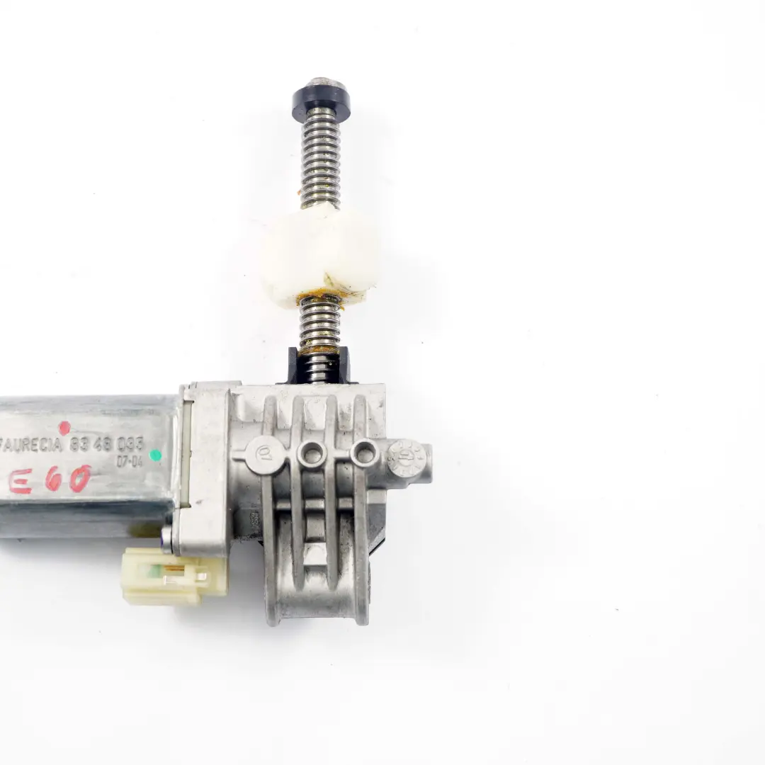 Motore regolazione angolare sedile Attuatore destro Memoria per BMW E60 con numero di parte 8348035 BMW E60 Motore regolazione angolare sedile Attuatore destro Memoria - SKU 8348035 - Numero di parte 8348035