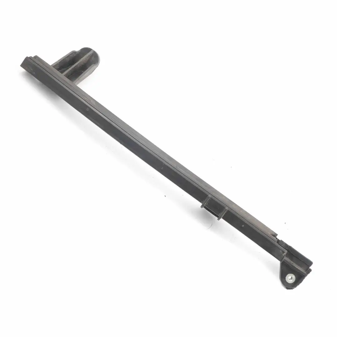 Cache garniture fenêtre Porte arrière guidage gauche pour Kia Ceed I ED à propos du numéro de pièce 835351H000 Kia Ceed I ED Cache garniture fenêtre Porte arrière guidage gauche - SKU 835351H000 - Numéro de pièce 835351H000