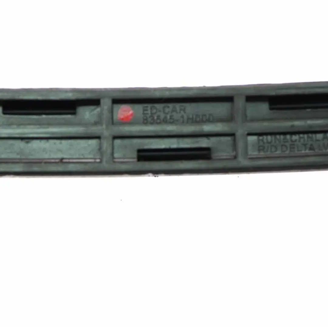 Cubre Cristal Puerta Trasera Izquierda Canal Guia para Kia Ceed I ED con número de pieza 83545-1H000 Kia Ceed I ED Cubre Cristal Puerta Trasera Izquierda Canal Guia - SKU 83545-1H000 - Número de pieza 83545-1H000