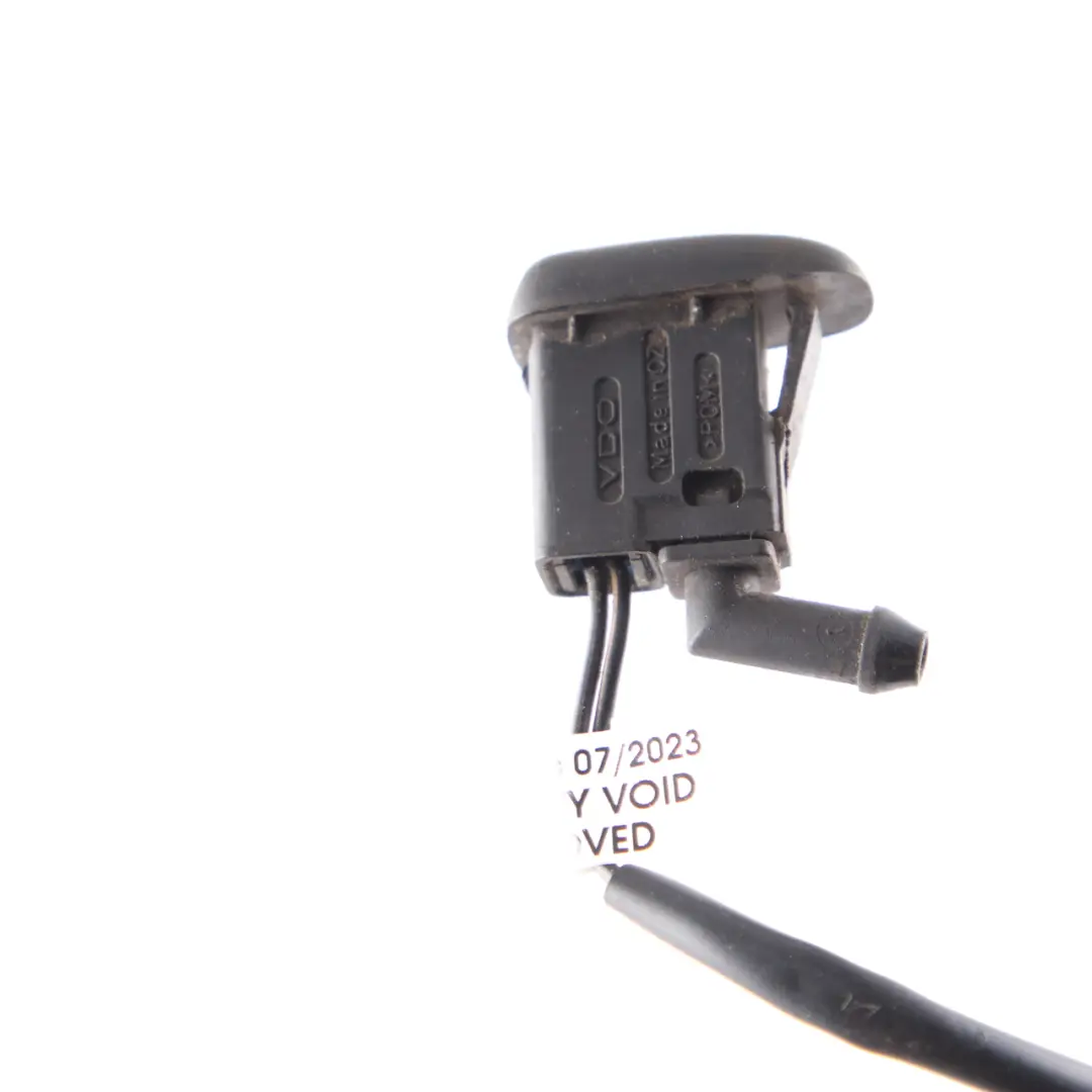 Windscreen Washer Spray Nozzle Clean Jet Cleaning Heated to BMW E46 with Part number 8362821 BMW E46 Windscreen Washer Spray Nozzle Clean Jet Cleaning Heated - SKU 8362821 - Part number 8362821