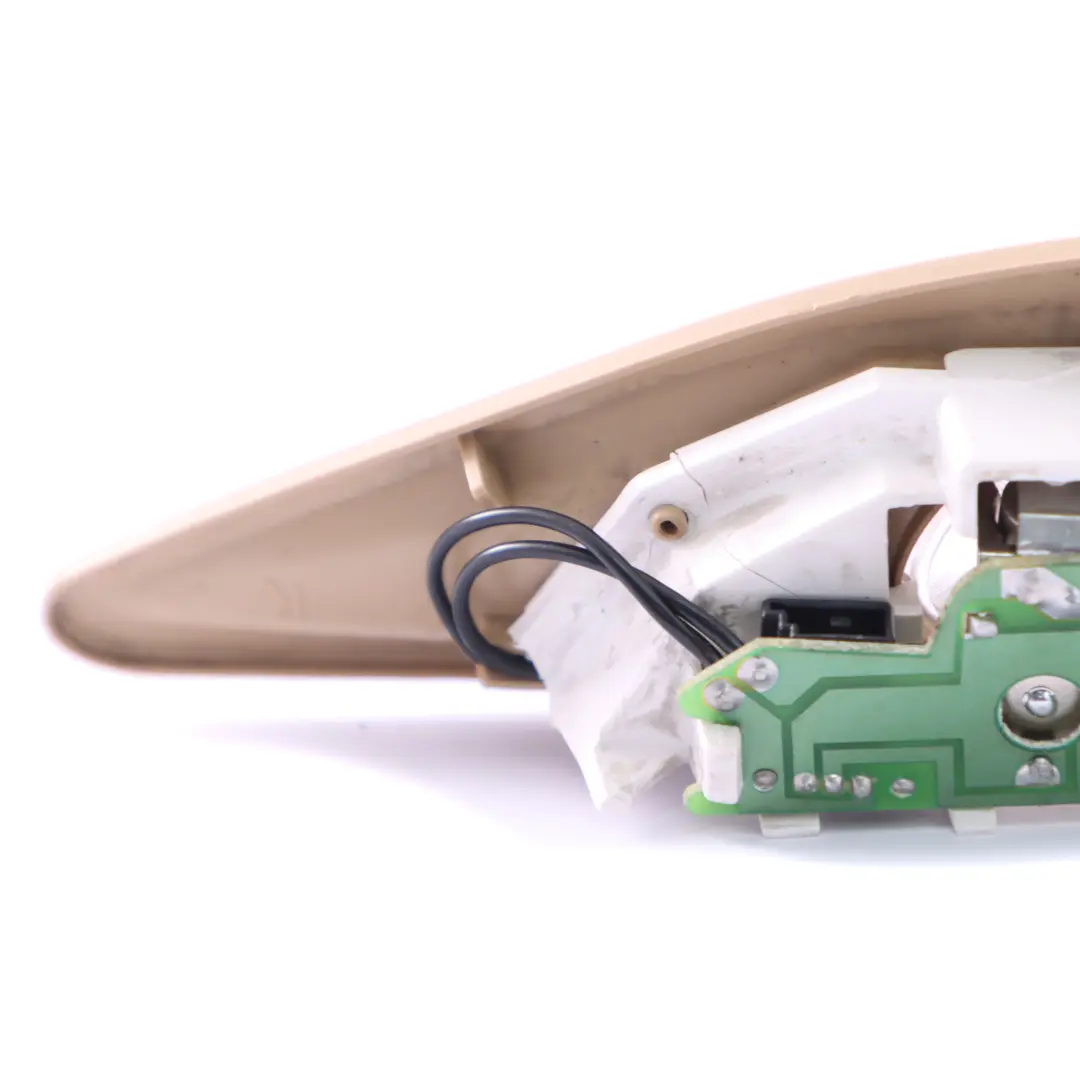  Luz Interior BMW E39 Luz de Lectura Trasera Derecha Beige - SKU 8363610 - Número de pieza 8363610