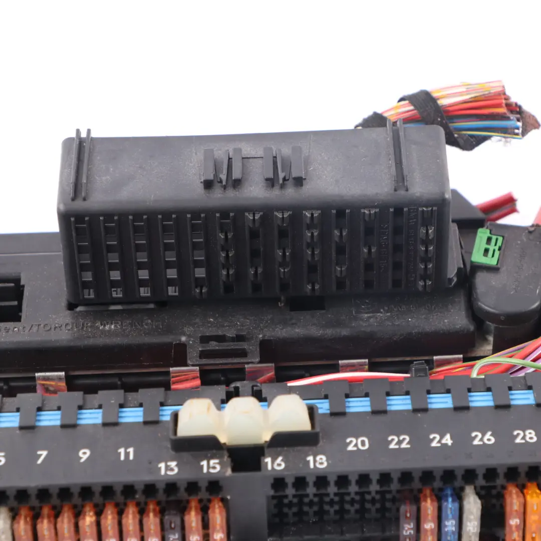 Fuse Box BMW 3 E46 X3 E83 Fuse Distribution Box to with Part number 8364530 Fuse Box BMW 3 E46 X3 E83 Fuse Distribution Box - SKU 8364530-1 - Part number 8364530
