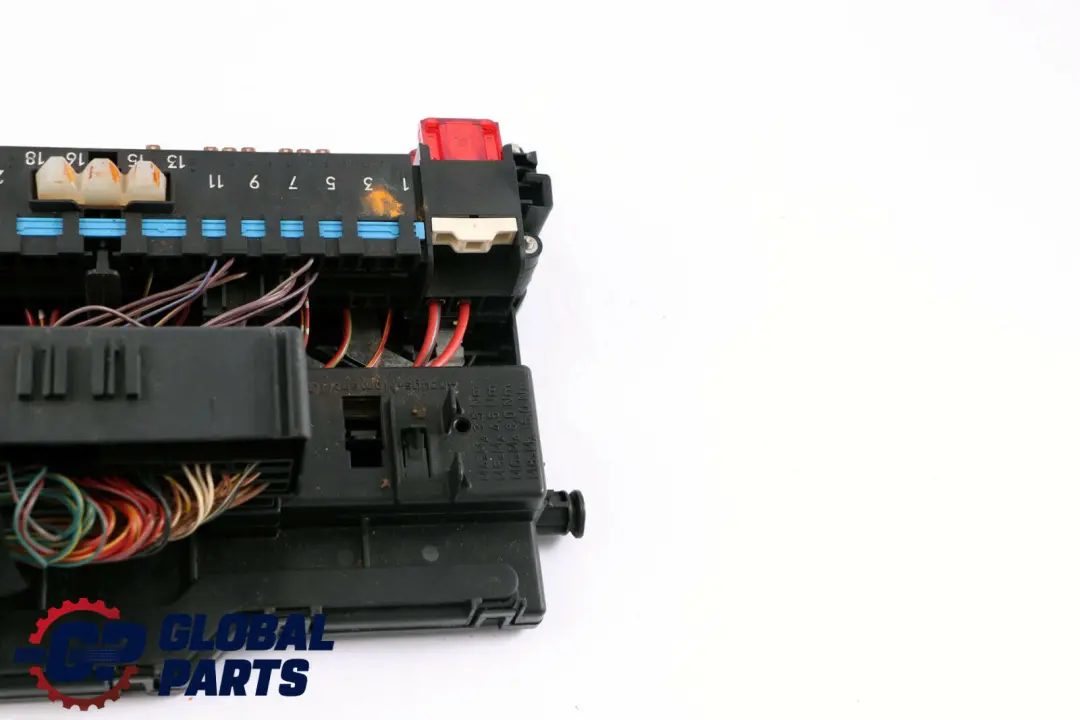 Sicherungsbox per BMW X3 E46 E83 con numero di parte 8364530 BMW X3 E46 E83 Sicherungsbox - SKU 8364530 - Numero di parte 8364530