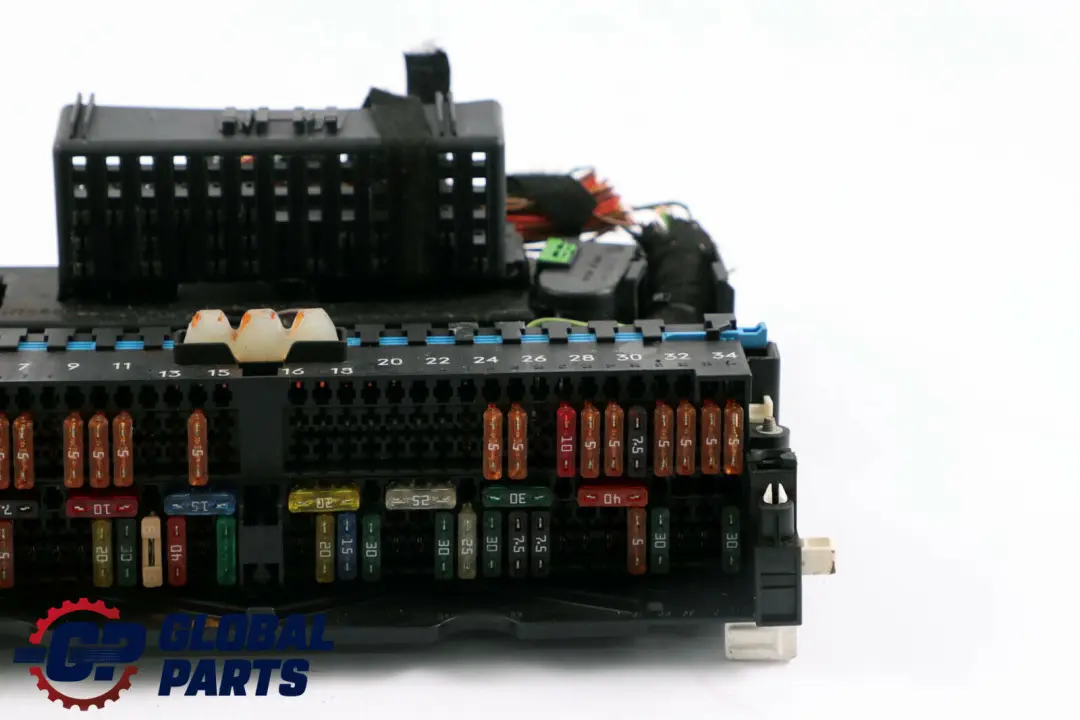 Fuse Distribution Box to BMW 3 X3 Series E46 E83 with Part number 8364530 BMW 3 X3 Series E46 E83 Fuse Distribution Box - SKU 8364530 - Part number 8364530