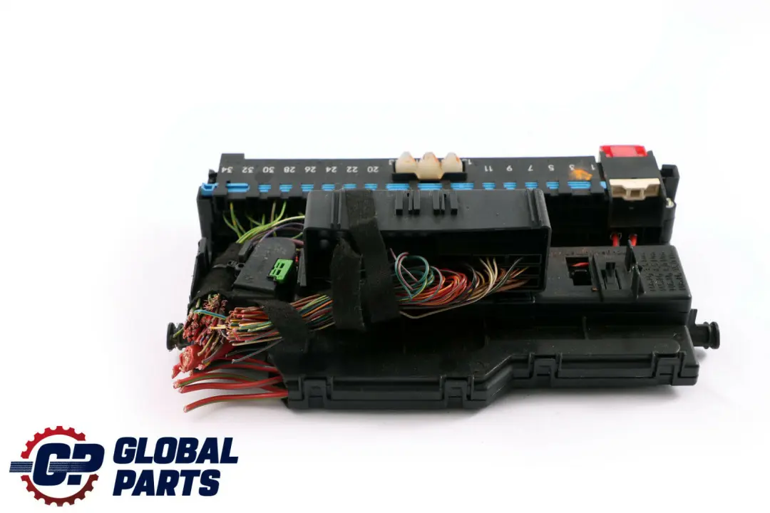 Sicherungsbox für BMW 3 X3 er E46 E83 mit Teilenummer 8364530 BMW 3 X3 er E46 E83 Sicherungsbox - SKU 8364530 - Teilenummer 8364530