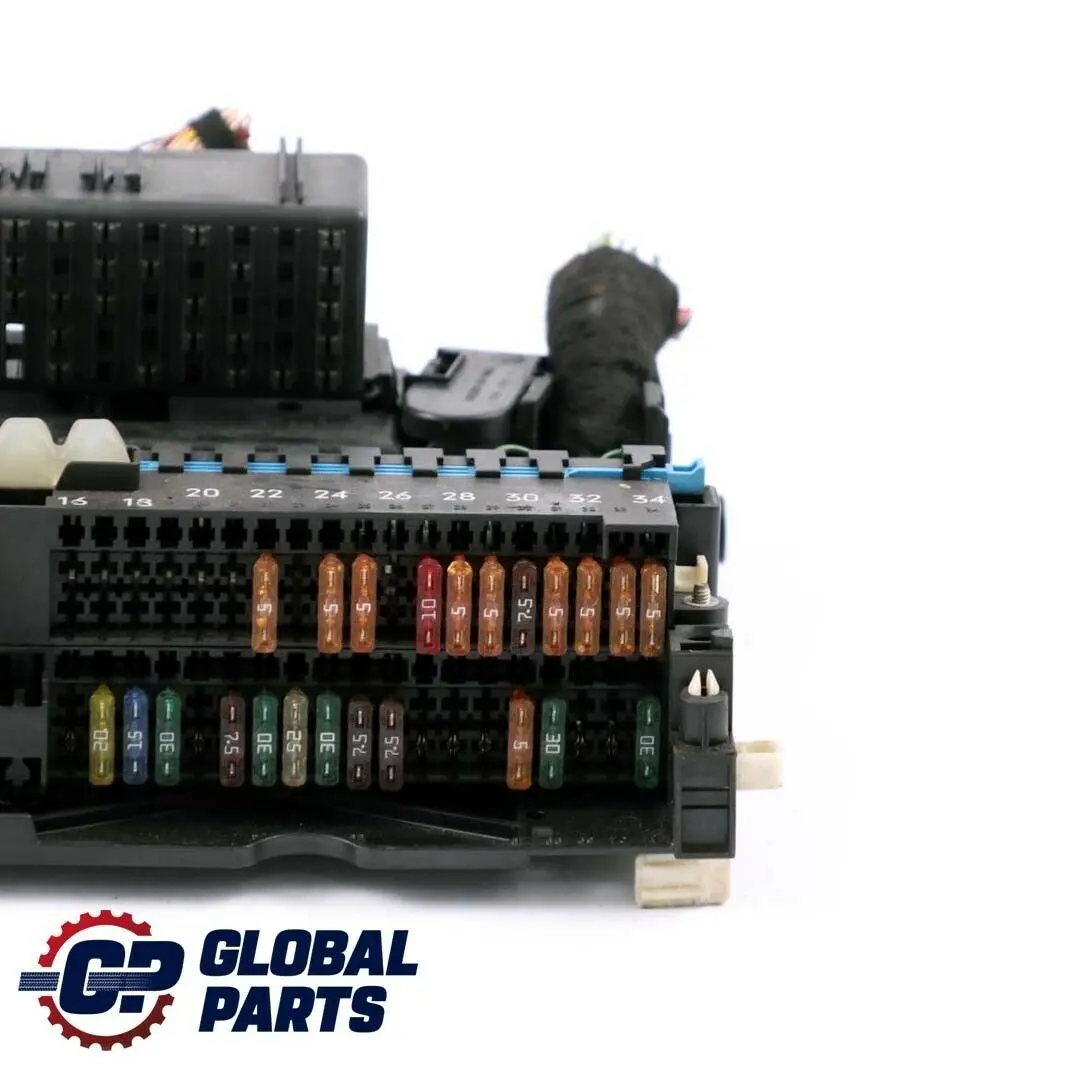 Distribution Fusebox Cover Fuse Box to BMW E46 X3 E83 Power with Part number 8364542 BMW E46 X3 E83 Power Distribution Fusebox Cover Fuse Box - SKU 8364542 - Part number 8364542