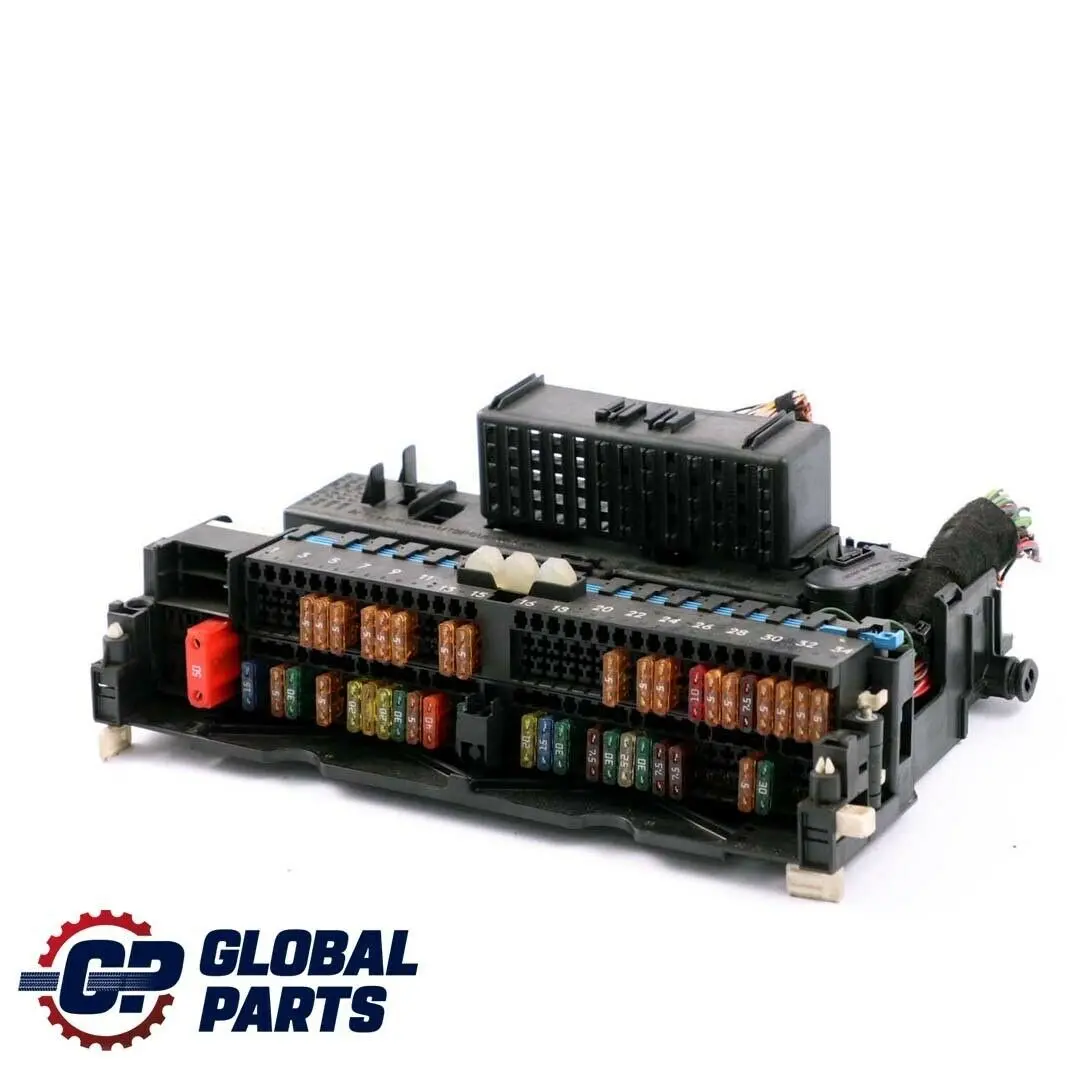 Distribution Fusebox Cover Fuse Box to BMW E46 X3 E83 Power with Part number 8364542 BMW E46 X3 E83 Power Distribution Fusebox Cover Fuse Box - SKU 8364542 - Part number 8364542