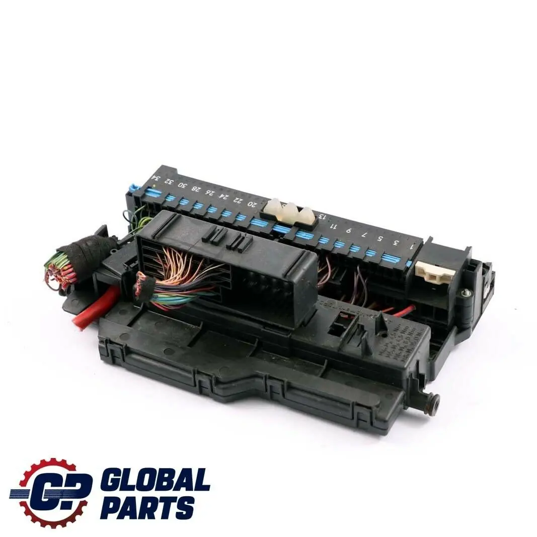Caja Fusibles Distribución Energía Tapa Caja Fusibles para BMW E46 X3 E83 con número de pieza 8364542 BMW E46 X3 E83 Caja Fusibles Distribución Energía Tapa Caja Fusibles - SKU 8364542 - Número de pieza 8364542