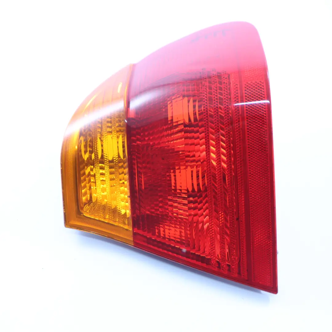 Pannello posteriore laterale destro Fanale per BMW E46 Berlina con numero di parte 8364922 BMW E46 Berlina Pannello posteriore laterale destro Fanale - SKU 8364922-1 - Numero di parte 8364922