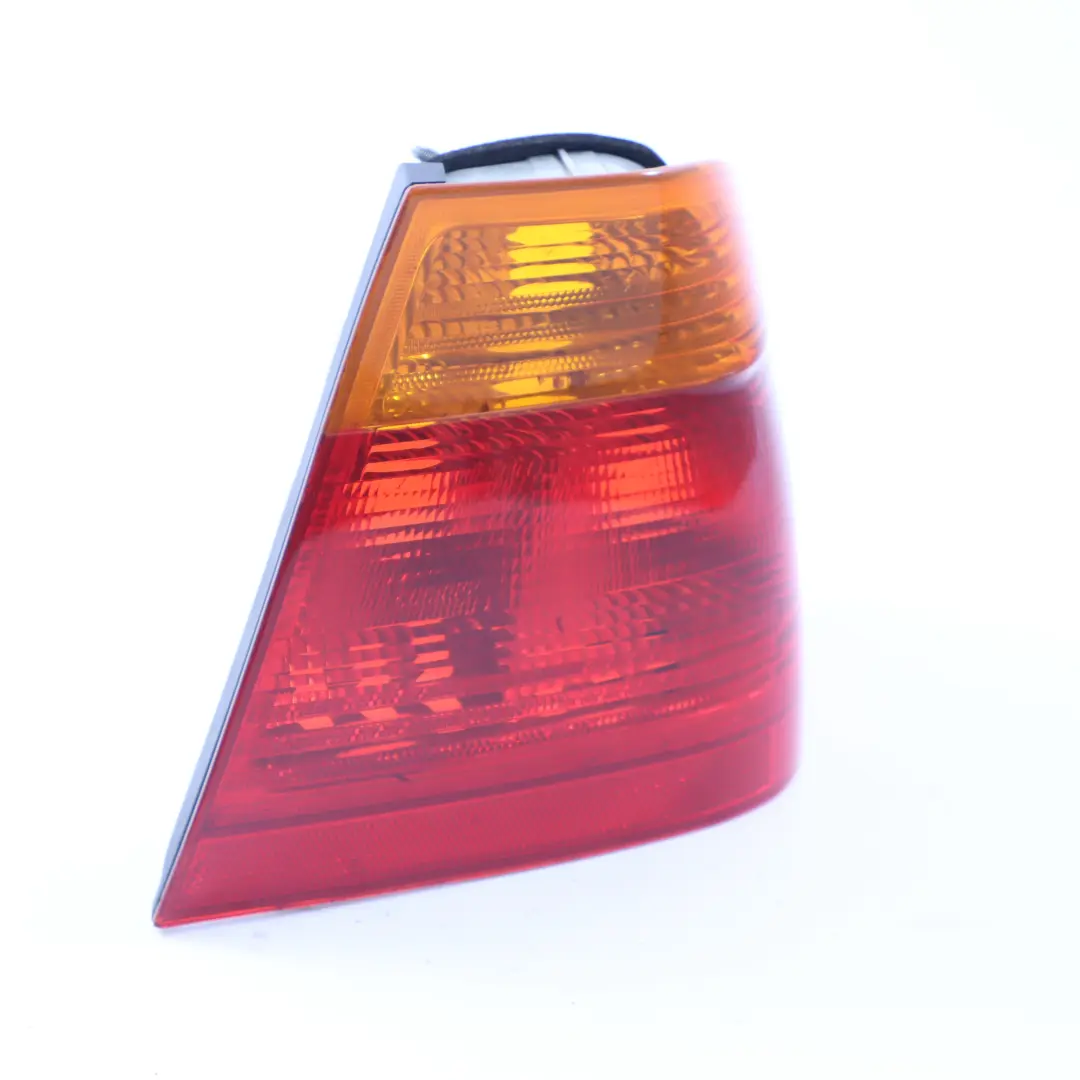 Pannello posteriore laterale destro Fanale per BMW E46 Berlina con numero di parte 8364922 BMW E46 Berlina Pannello posteriore laterale destro Fanale - SKU 8364922-1 - Numero di parte 8364922