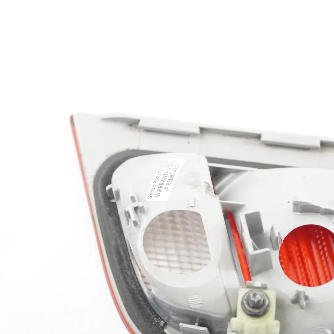 BMW E46 Berlina Luce Posteriore Coperchio Portellone Lampada Sinistra - SKU 8364923-1 - Numero di parte 8364923
