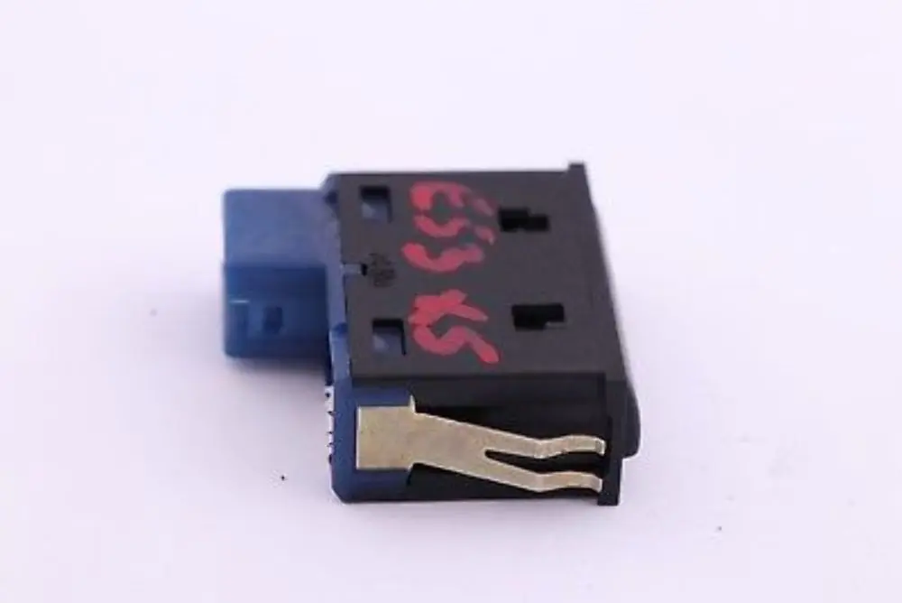 BMW Z4 E38 E39 E46 E53 E85 E86 Interruptor De Desbloqueo del Maletero - SKU 8365579 - Número de pieza 8365579