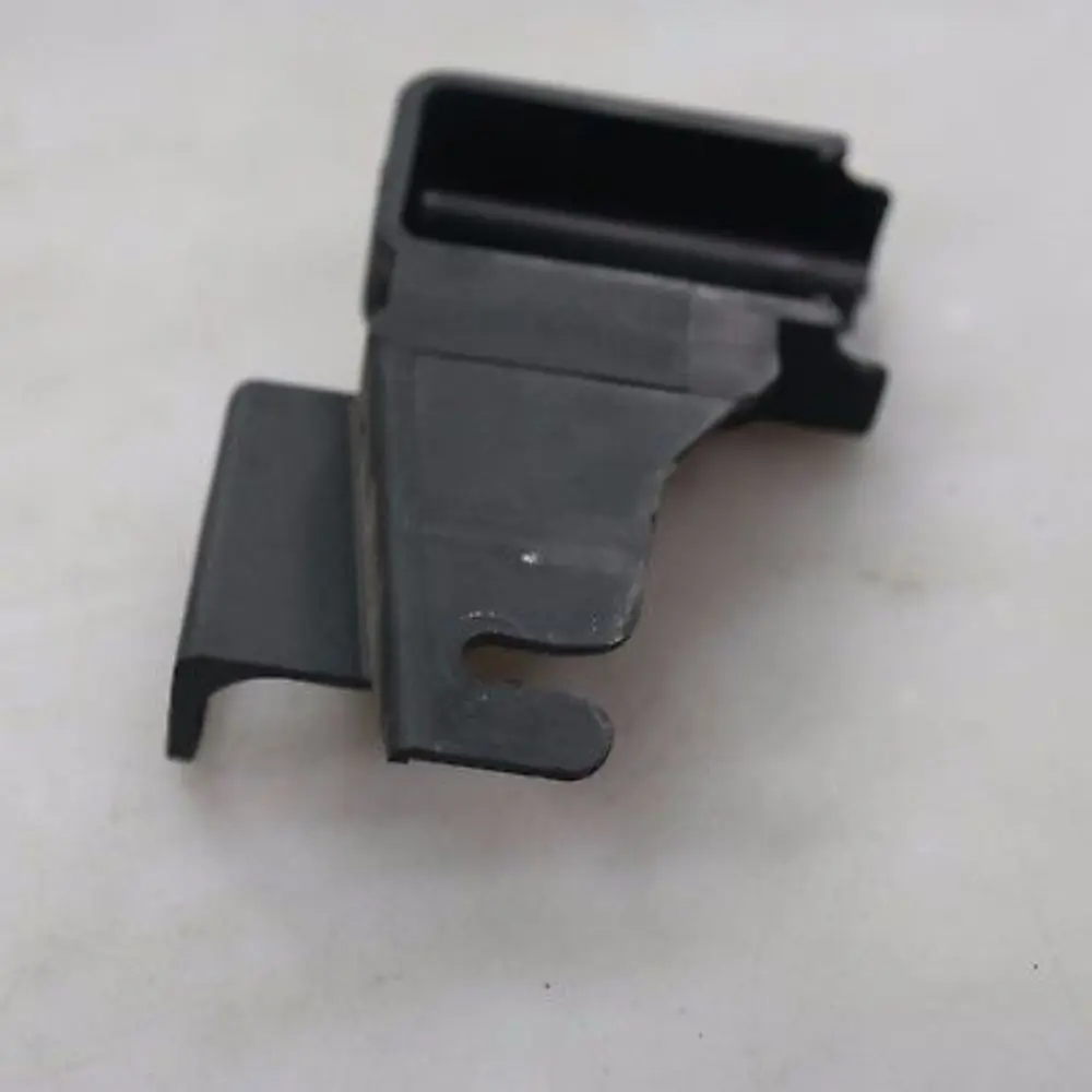 Halter Stützpunkt B+ für BMW X3 er E83 mit Teilenummer 8367769 BMW X3 er E83 Halter Stützpunkt B+ - SKU 8367769 - Teilenummer 8367769