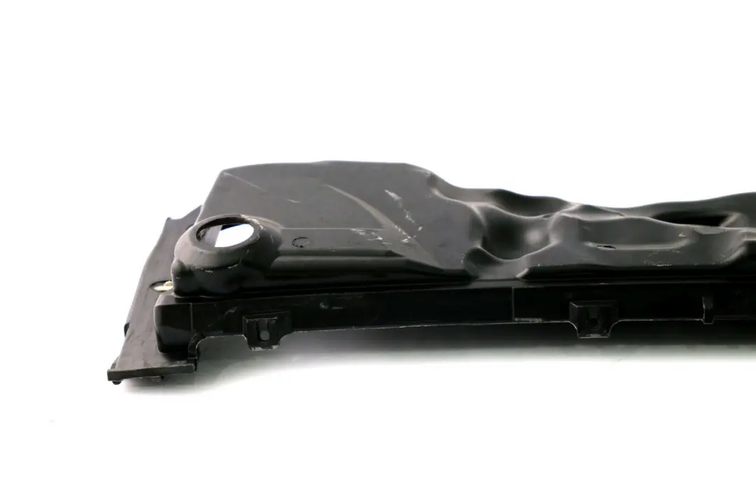 Lower Air Microfilter Cover Housing Part to BMW 3 Series E46 with Part number 8370066 BMW 3 Series E46 Lower Air Microfilter Cover Housing Part - SKU 8370066 - Part number 8370066