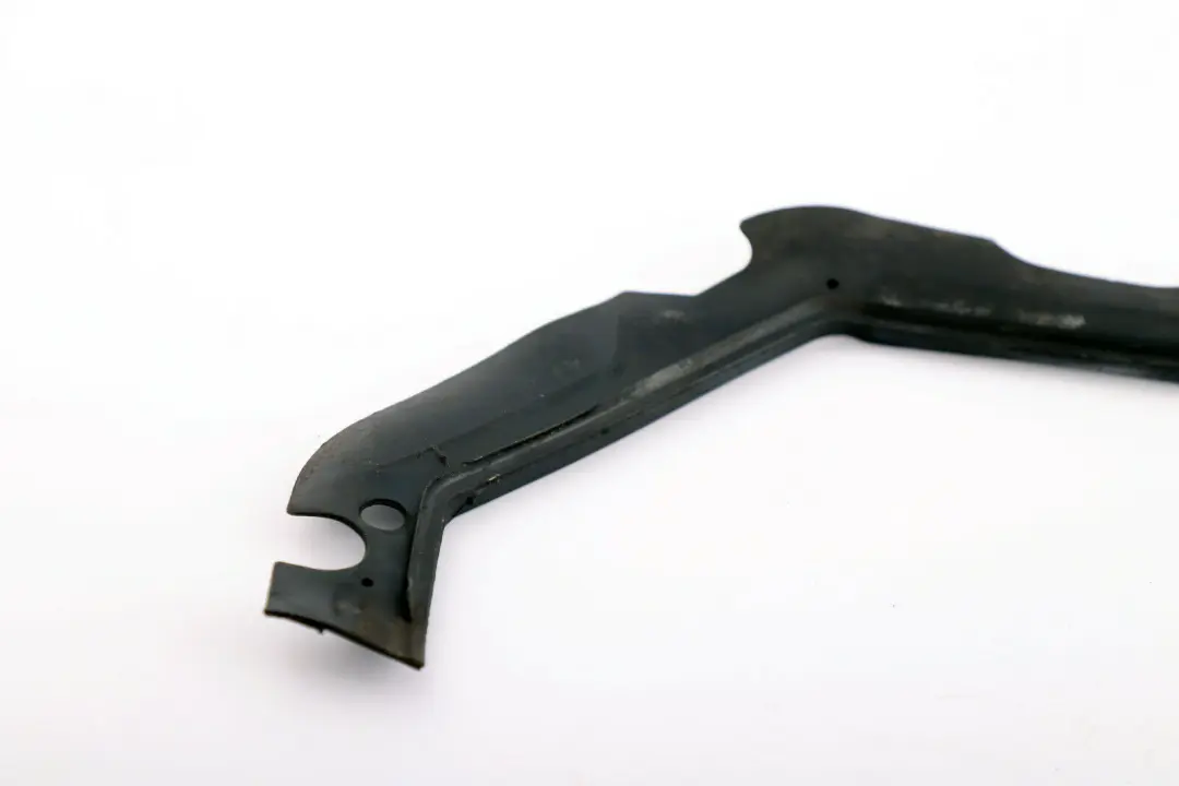 Microfilter Filter Housing Seal to BMW 3 X3 Series E46 E83 with Part number 8370409 BMW 3 X3 Series E46 E83 Microfilter Filter Housing Seal - SKU 8370409 - Part number 8370409