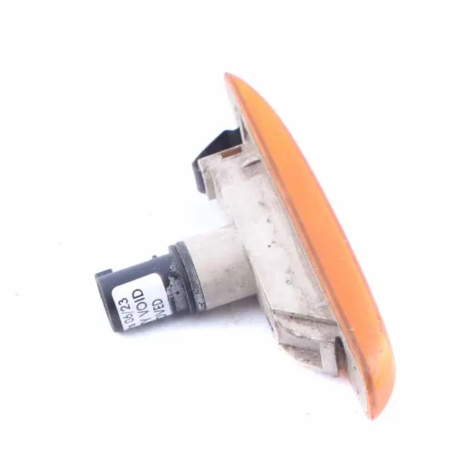 Indicator Lamp Fender Right O/S Side Additional Turn Yellow to BMW E46 with Part number 8370720 BMW E46 Indicator Lamp Fender Right O/S Side Additional Turn Yellow - SKU 8370720 - Part number 8370720
