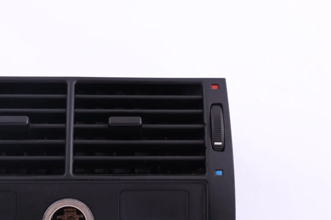 Aire Acondicionado Trasero Rejilla De Aire Fresco 6422 para BMW X5 E53 con número de pieza 8370910 BMW X5 E53 Aire Acondicionado Trasero Rejilla De Aire Fresco 6422 - SKU 8370910 - Número de pieza 8370910