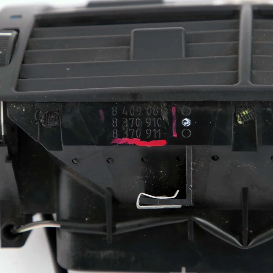 Console Centrale Griglia Di Aerazione Posteriore Nero per BMW X5 E53 con numero di parte 8370911 BMW X5 E53 Console Centrale Griglia Di Aerazione Posteriore Nero - SKU 8370911-1 - Numero di parte 8370911