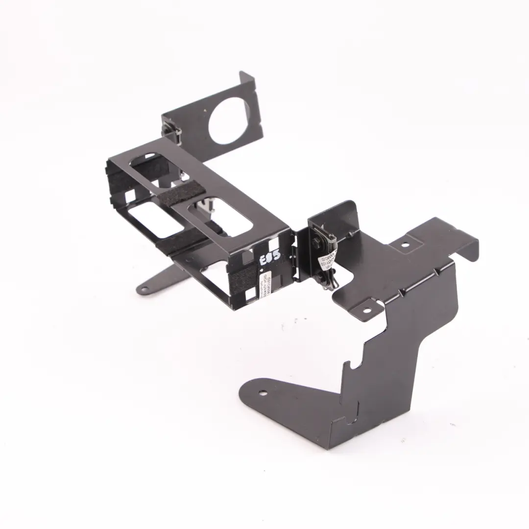 Support Bracket Navigation Computer to BMW 3 5 6 Series E60 E61 E63 E90 with Part number 8370933 BMW 3 5 6 Series E60 E61 E63 E90 Support Bracket Navigation Computer - SKU 8370933 - Part number 8370933