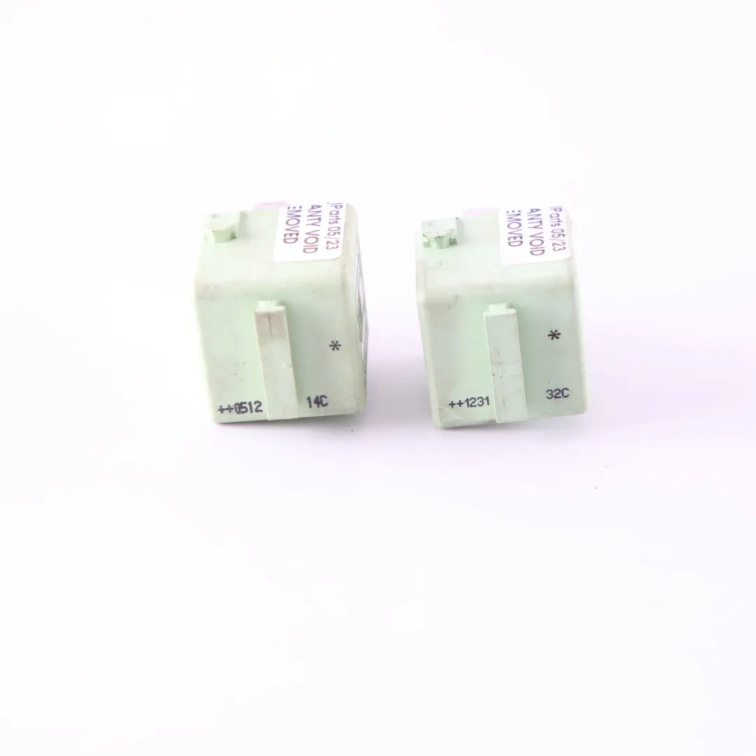 2X Relais Contact Fermeture Blanc Vert Set pour BMW E60 E63 E87 E90 E91 à propos du numéro de pièce 8373700 BMW E60 E63 E87 E90 E91 2X Relais Contact Fermeture Blanc Vert Set - SKU 8373700-1 - Numéro de pièce 8373700