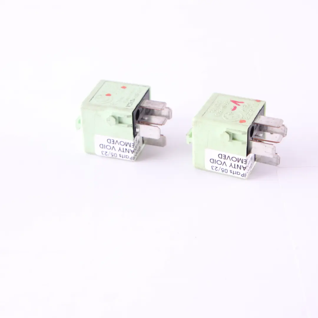 2X Relais Contact Fermeture Blanc Vert Set pour BMW E60 E63 E87 E90 E91 à propos du numéro de pièce 8373700 BMW E60 E63 E87 E90 E91 2X Relais Contact Fermeture Blanc Vert Set - SKU 8373700-1 - Numéro de pièce 8373700