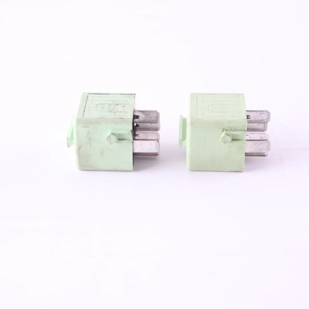 BMW E60 E63 E87 E90 E91 2X Relais Schließer Weiß Grün Satz - SKU 8373700-1 - Teilenummer 8373700