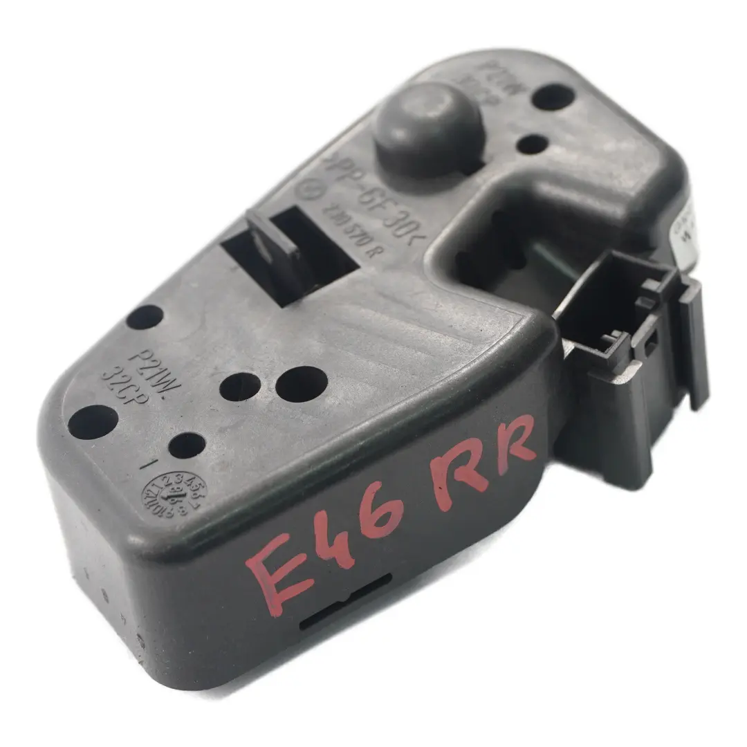 Portalámparas Trasero Derecho Maletero Portón Trasero Enchufe para BMW E46 con número de pieza 8374808 BMW E46 Portalámparas Trasero Derecho Maletero Portón Trasero Enchufe - SKU 8374808 - Número de pieza 8374808
