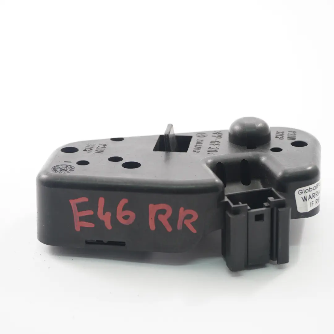 Glühbirnen halter hinten rechts Kofferraum klappe Lampen fassung für BMW E46 mit Teilenummer 8374808 BMW E46 Glühbirnen halter hinten rechts Kofferraum klappe Lampen fassung - SKU 8374808 - Teilenummer 8374808