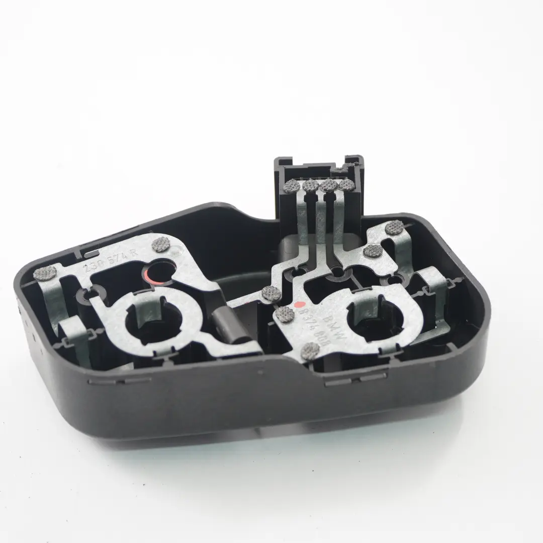 Light Bulb Holder Rear Right O/S Trunk Tailgate Lamp Socket to BMW E46 with Part number 8374808 BMW E46 Light Bulb Holder Rear Right O/S Trunk Tailgate Lamp Socket - SKU 8374808 - Part number 8374808