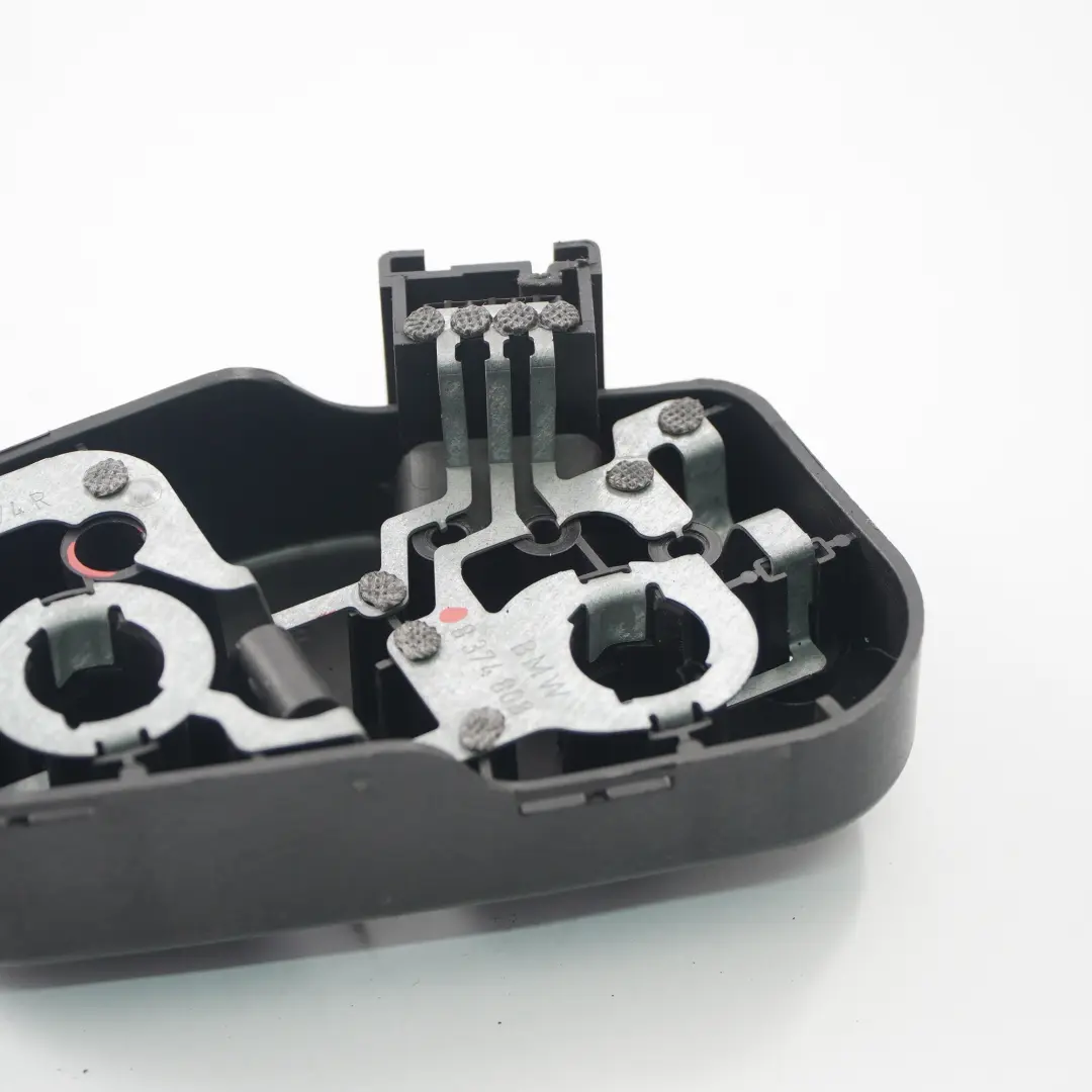 Portalámparas Trasero Derecho Maletero Portón Trasero Enchufe para BMW E46 con número de pieza 8374808 BMW E46 Portalámparas Trasero Derecho Maletero Portón Trasero Enchufe - SKU 8374808 - Número de pieza 8374808