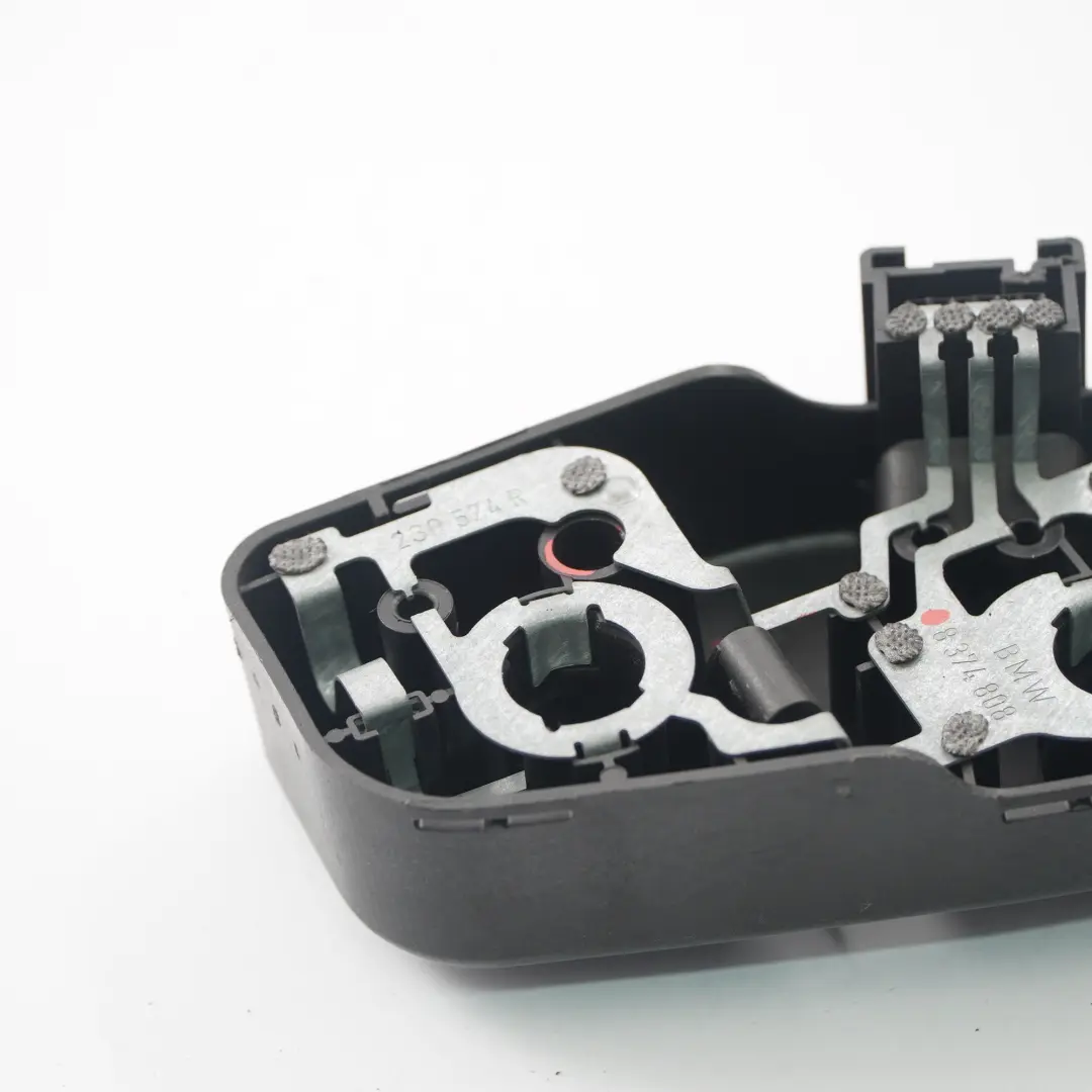 Portalámparas Trasero Derecho Maletero Portón Trasero Enchufe para BMW E46 con número de pieza 8374808 BMW E46 Portalámparas Trasero Derecho Maletero Portón Trasero Enchufe - SKU 8374808 - Número de pieza 8374808