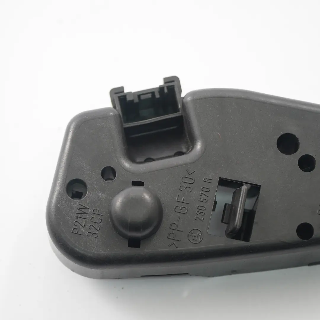 Light Bulb Holder Rear Right O/S Trunk Tailgate Lamp Socket to BMW E46 with Part number 8374808 BMW E46 Light Bulb Holder Rear Right O/S Trunk Tailgate Lamp Socket - SKU 8374808 - Part number 8374808