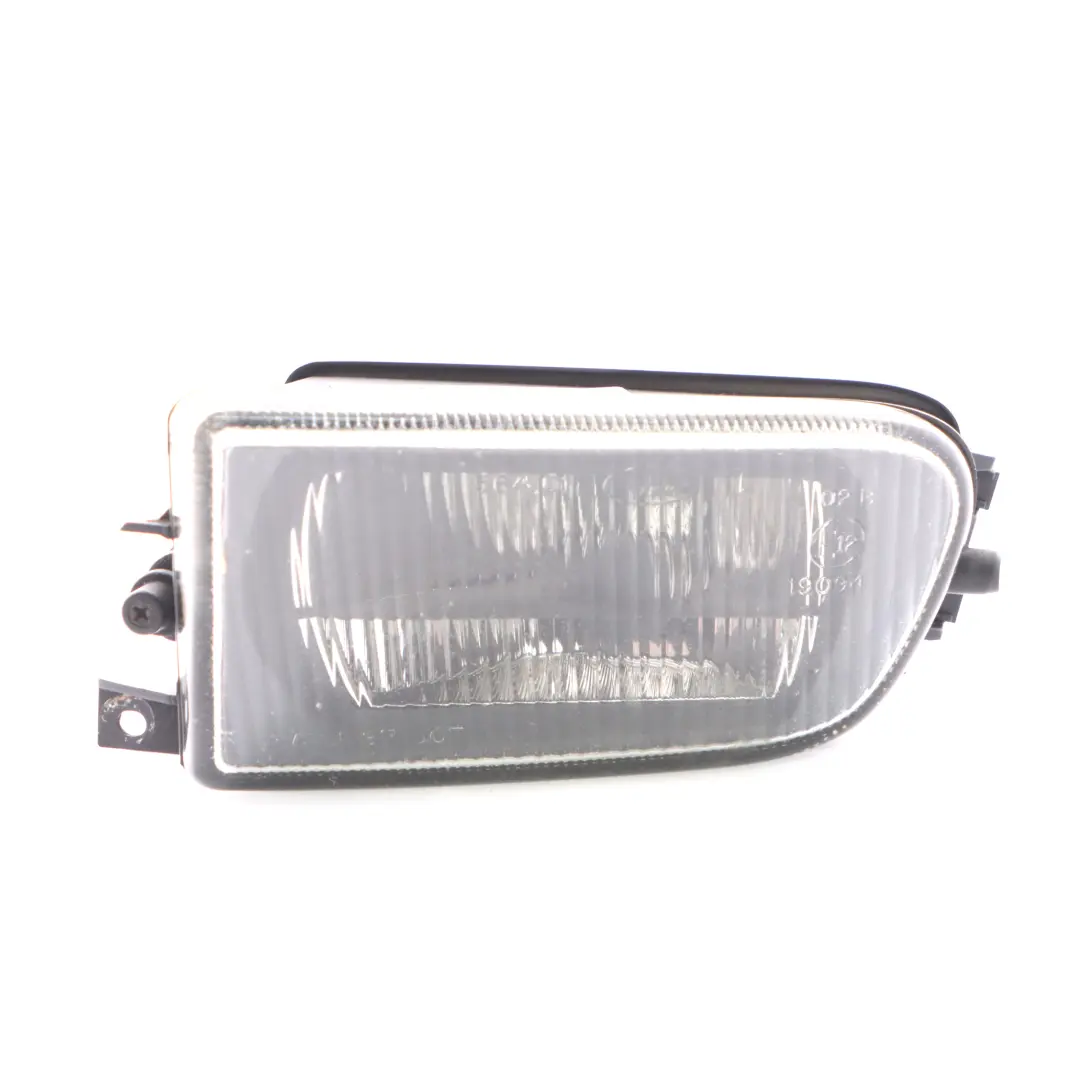 Fendinebbia BMW E39 Z3 E36 Paraurti anteriore Lampada inferiore sinistra per con numero di parte 8377941 Fendinebbia BMW E39 Z3 E36 Paraurti anteriore Lampada inferiore sinistra - SKU 8377941-1 - Numero di parte 8377941