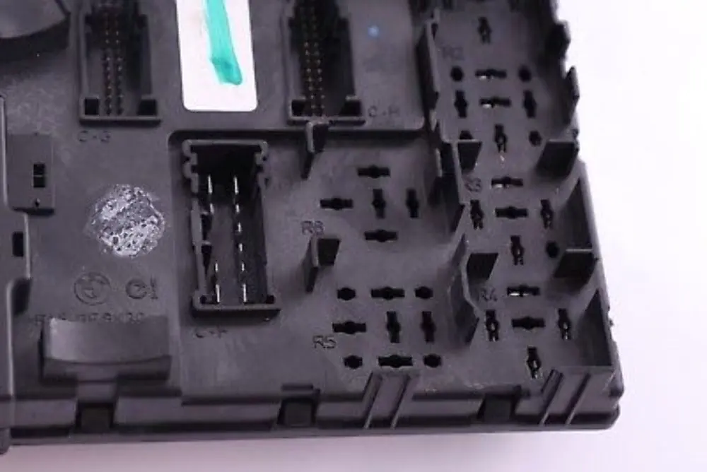 Caja De Distribución De Fusibles Placa Relés 6907395 6909721 para BMW X5 E53 con número de pieza 8380409 BMW X5 E53 Caja De Distribución De Fusibles Placa Relés 6907395 6909721 - SKU 8380409 - Número de pieza 8380409