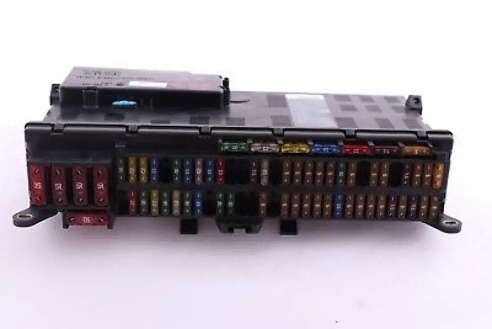 Fuse Distribution Box Relay Board 6907395 6909721 to BMW X5 E53 with Part number 8380409 BMW X5 E53 Fuse Distribution Box Relay Board 6907395 6909721 - SKU 8380409 - Part number 8380409