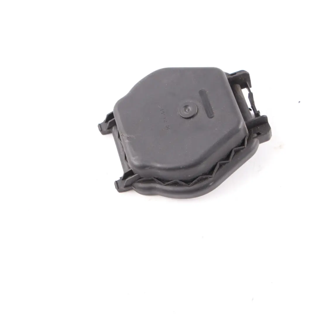 Low Beam Headlight Cover Dust Cap to BMW X3 E83 with Part number 8381326 BMW X3 E83 Low Beam Headlight Cover Dust Cap - SKU 8381326 - Part number 8381326