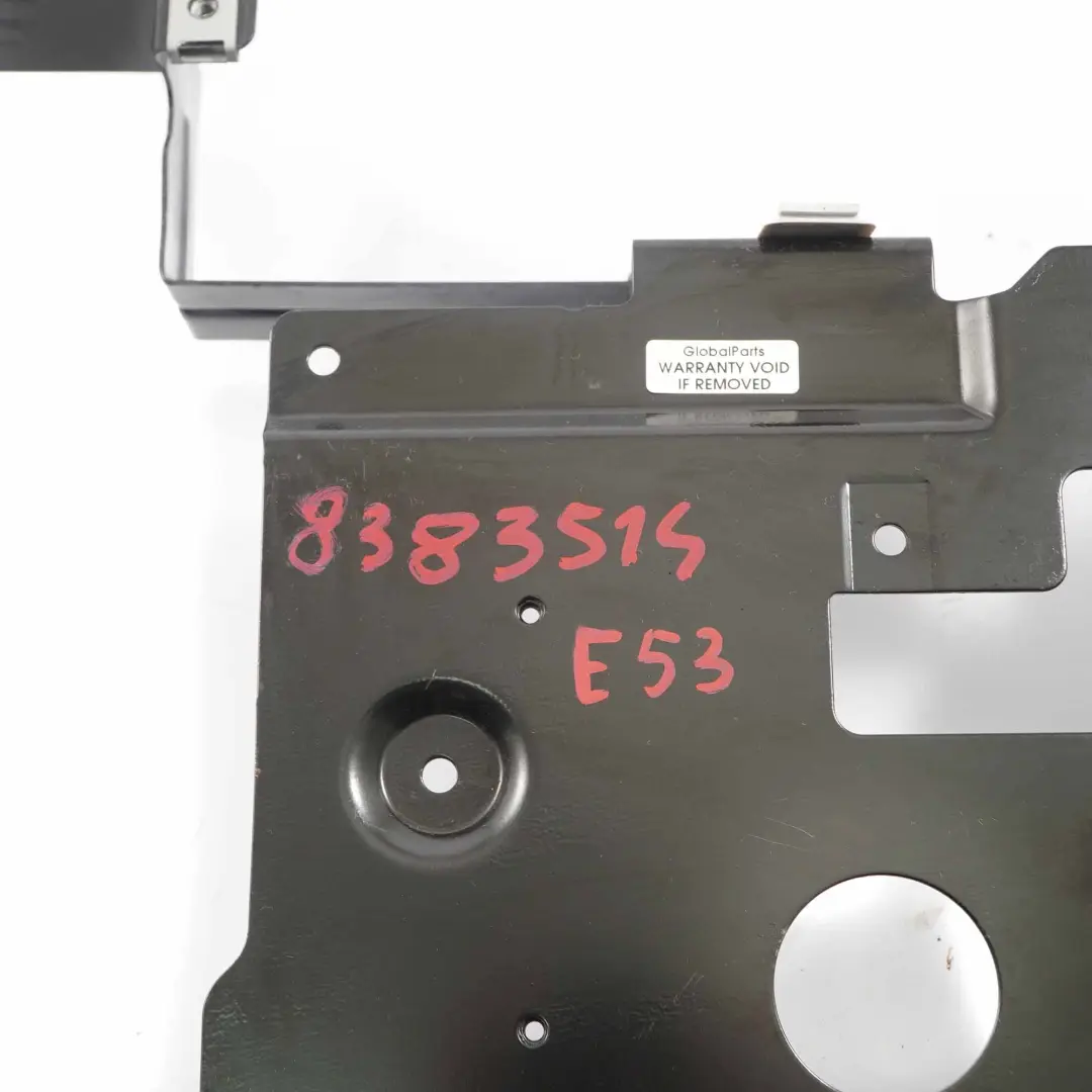 Base Soporte Sistema Amplificador Cargador CD BMW X5 E53 para con número de pieza 8383514 Base Soporte Sistema Amplificador Cargador CD BMW X5 E53 - SKU 8383514 - Número de pieza 8383514