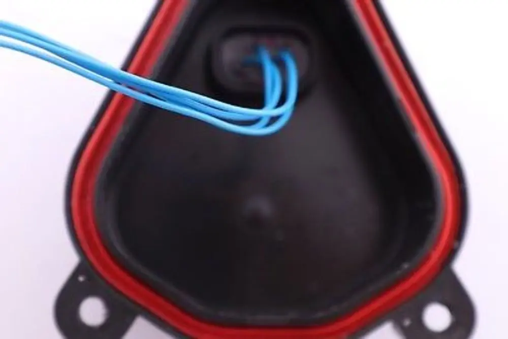 Pokrywa dekiel dekielek świateł 151832 do BMW E53 X5 o numerze 8386707 BMW E53 X5 Pokrywa dekiel dekielek świateł 151832 - SKU 8386707 - Numer Części 8386707