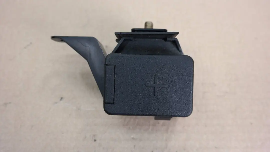 E83N LCi Positivo B Bateria Terminal Punto Caja para BMW E83 con número de pieza 61138387540 BMW E83 E83N LCi Positivo B Bateria Terminal Punto Caja - SKU 8387540 - Número de pieza 61138387540