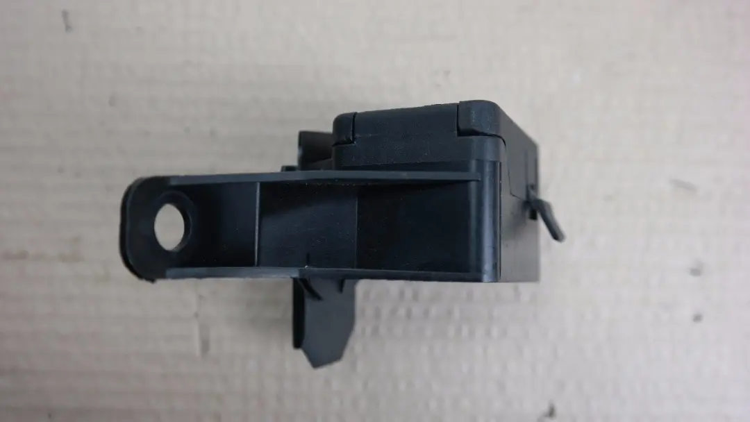 BMW X3 E83 Positive B Battery Terminal Point Case - SKU 8387540 - Part number 61138387540