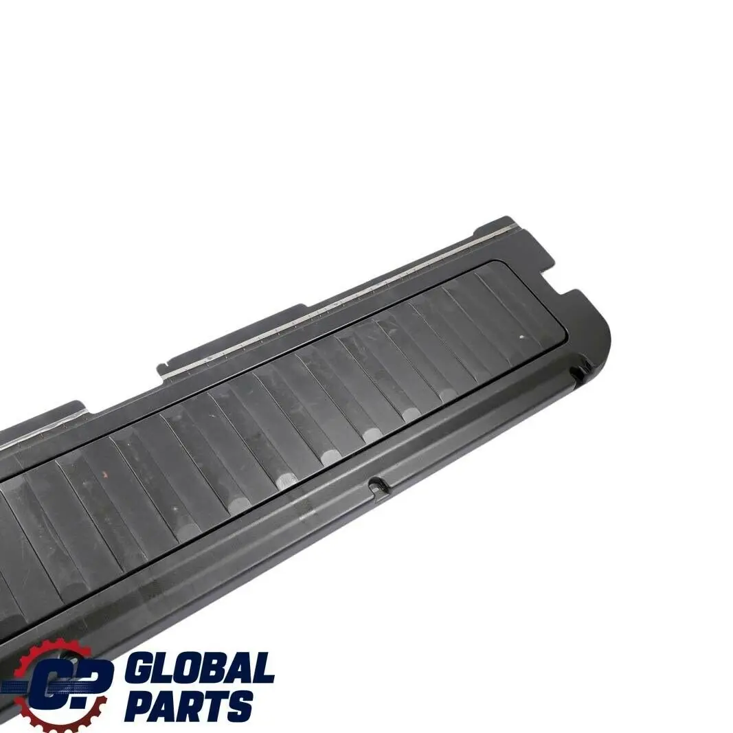Tapa Inferior Porton Trasero Negro 5149 8402380 para BMW X5 E53 con número de pieza 8402197 BMW X5 E53 Tapa Inferior Porton Trasero Negro 5149 8402380 - SKU 8402197 - Número de pieza 8402197