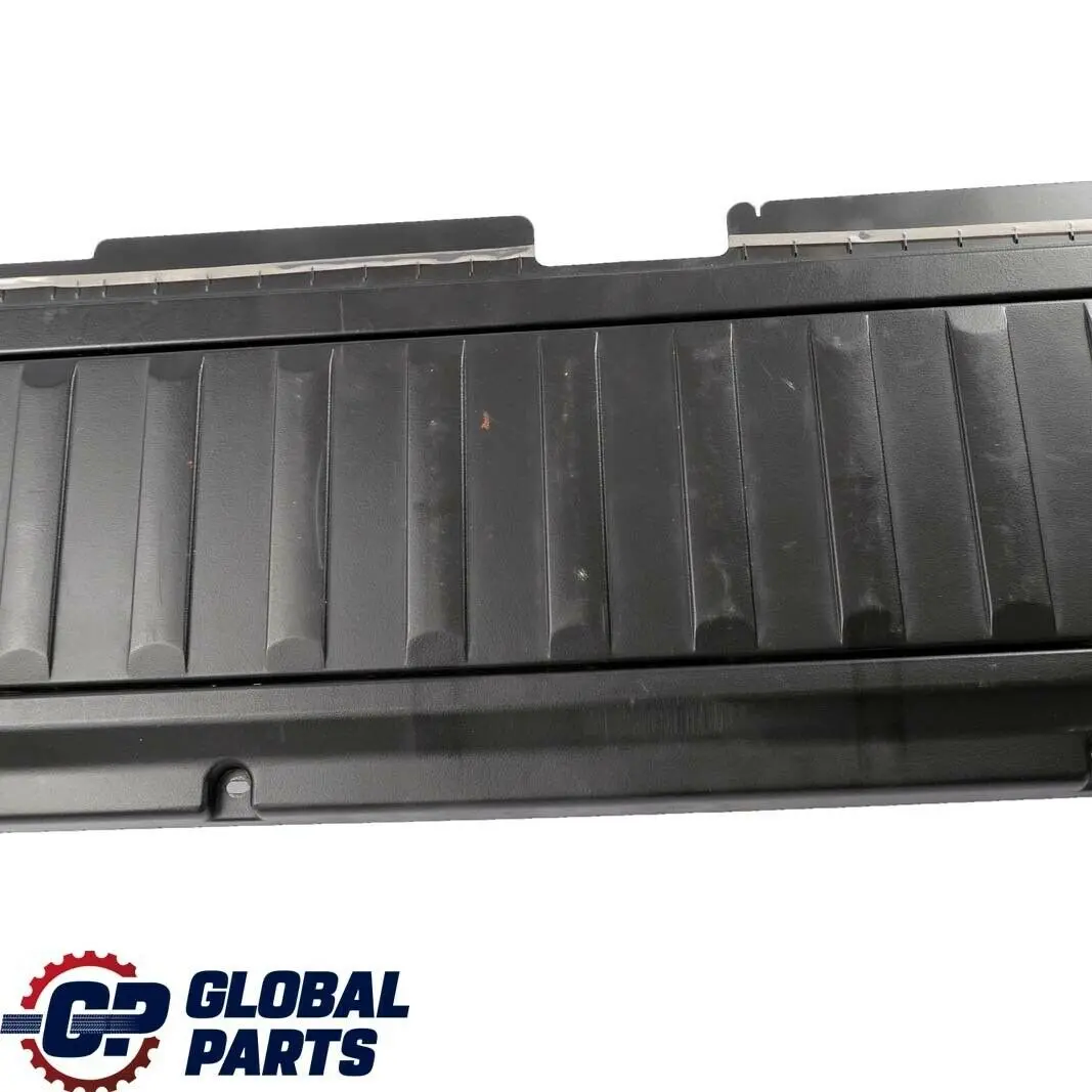 Tapa Inferior Porton Trasero Negro 5149 8402380 para BMW X5 E53 con número de pieza 8402197 BMW X5 E53 Tapa Inferior Porton Trasero Negro 5149 8402380 - SKU 8402197 - Número de pieza 8402197