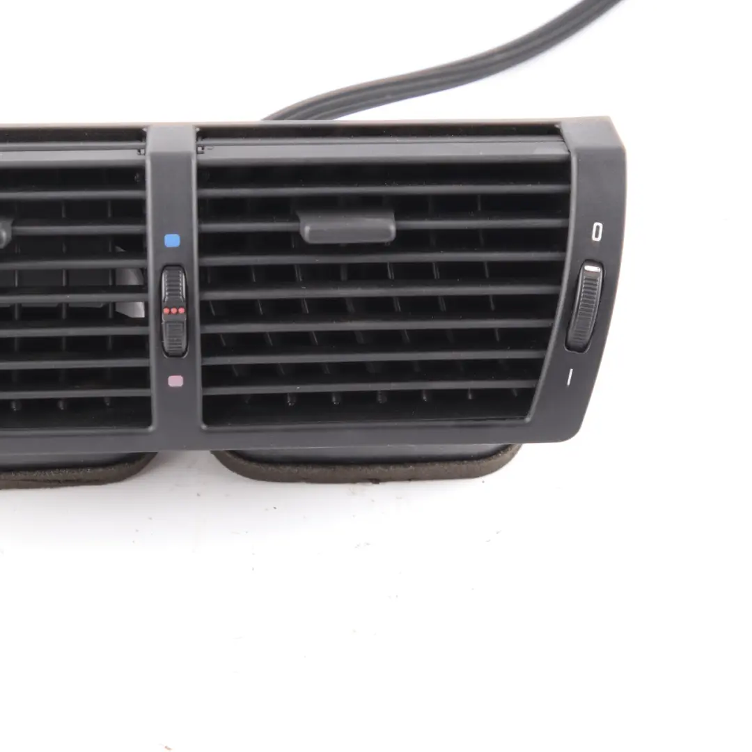 Frischluftgrill Mitte Armaturenbrett 6422 für BMW X5 E53 mit Teilenummer 8402221 BMW X5 E53 Frischluftgrill Mitte Armaturenbrett 6422 - SKU 8402221-1 - Teilenummer 8402221