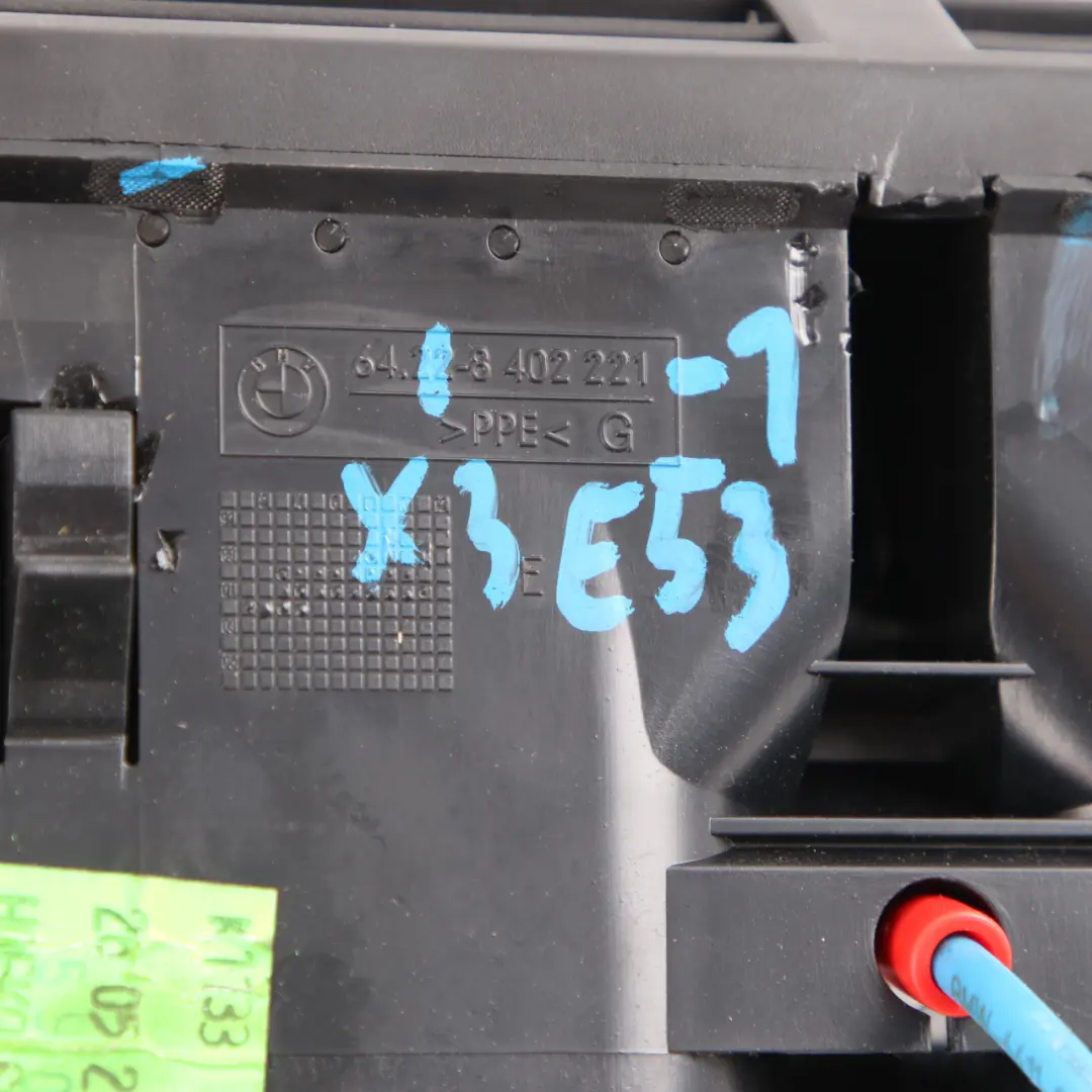 Kratka Nawiewu Środkowa Wlot Powietrza do BMW X5 E53 o numerze 8402221 BMW X5 E53 Kratka Nawiewu Środkowa Wlot Powietrza - SKU 8402221-1 - Numer Części 8402221